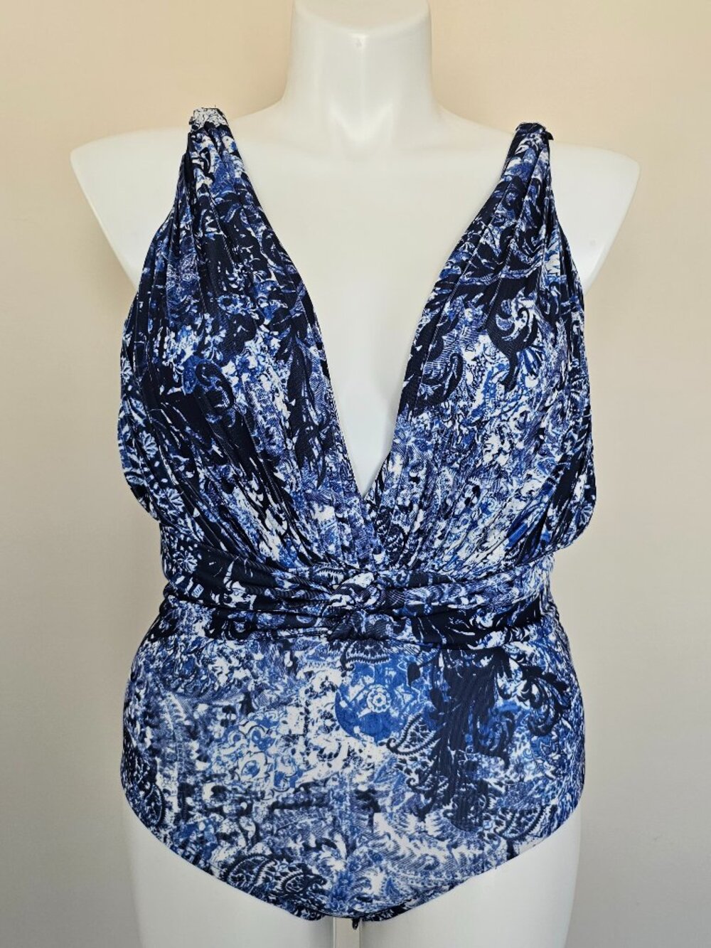 Bebe Gabriella Deep V Twisted Body Suit Navy Blue White Print Size Large NWT